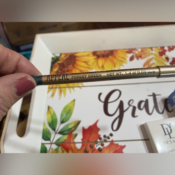 3/12 Makeup bundle 3 pieces Appeal gel liner green, highlighter diamond,  lotion - Picture 5 of 11